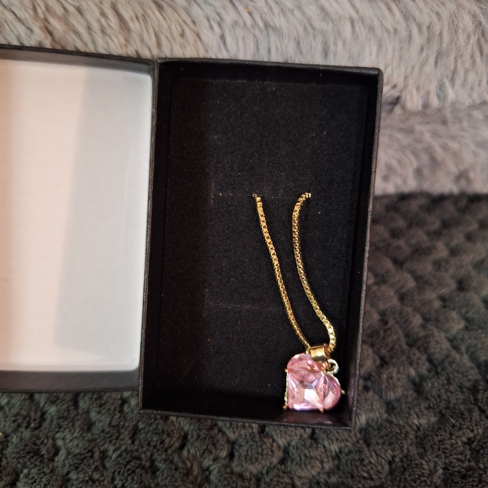 Delicate Pink and Gold Floral Pendant Necklace